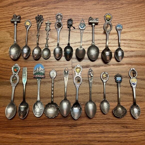 Large Lot of 78 Vintage Souvenir Collector Spoons States Places Figural - Picture 1 of 12